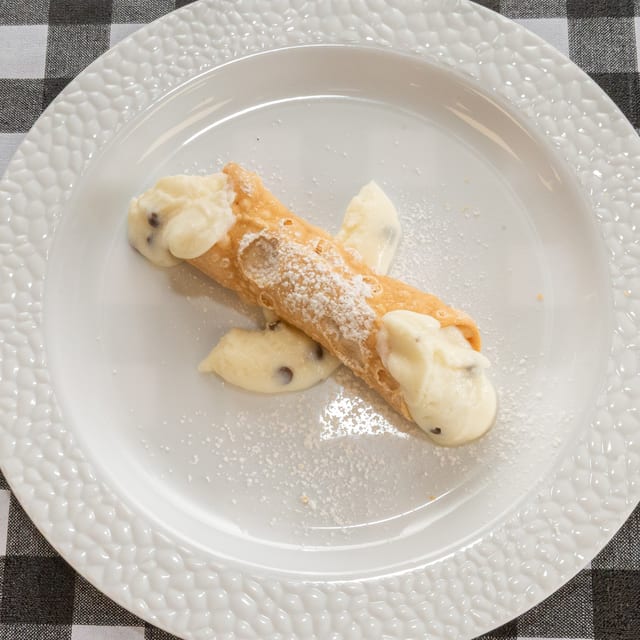 Cannoli.
