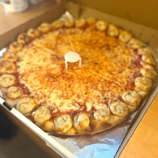 Garlic Knot Crust Pizza